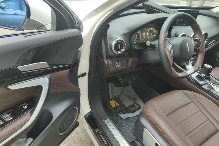 Used Wey VV7 2017 2.0T Ultra-Luxury Version Driver Seat