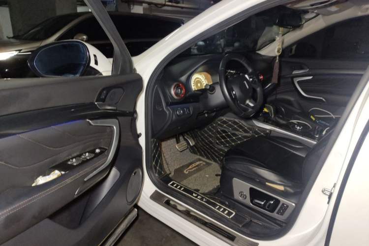 Used Wey VV7 2017 2.0T Flagship Model Driver Seat