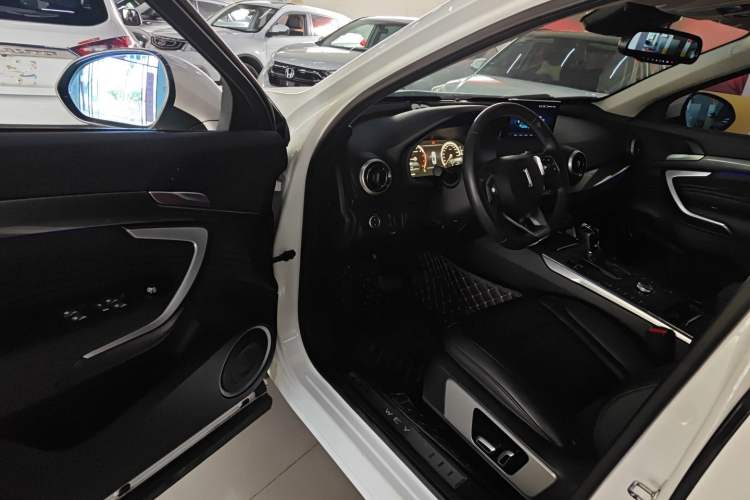 Used Wey VV7 2017 2.0T Ultra-Luxury Version Driver Seat