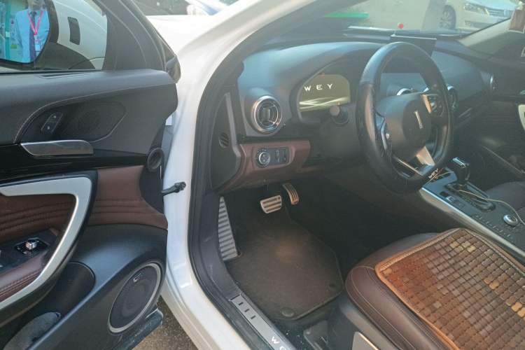 Used Wey VV7 2017 2.0T Flagship Model Driver Seat
