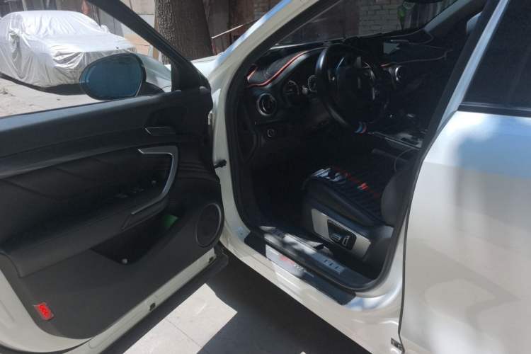 Used Wey VV7 2017 2.0T Ultra-Luxury Version Driver Seat