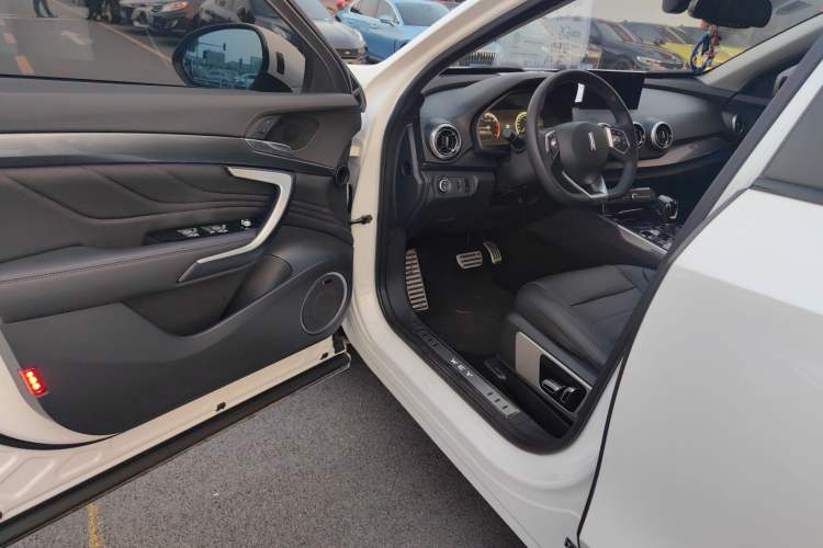 Used Wey VV7 2017 2.0T Flagship Model Driver Seat