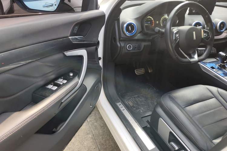 Used Wey VV7 2017 2.0T Flagship Model Driver Seat