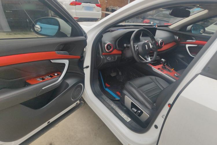 Used Wey VV7 2017 2.0T Ultra-Luxury Version Driver Seat
