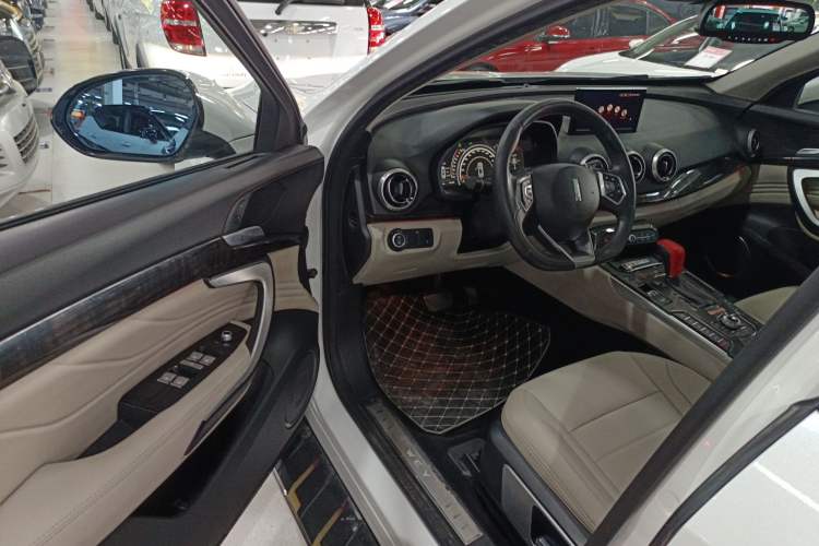 Used Wey VV7 2017 2.0T Ultra-Luxury Version Driver Seat