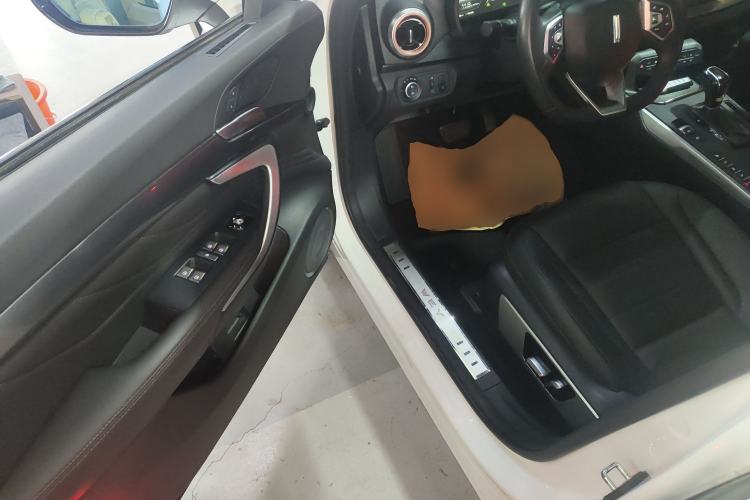 Used Wey VV7 2017 2.0T Ultra-Luxury Version Driver Seat