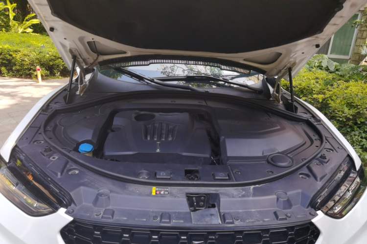 Used Wey VV7 2017 2.0T Flagship Model Engine Bay