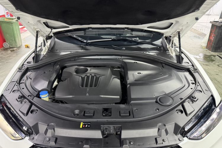 Used Wey VV7 2017 2.0T Flagship Model Engine Bay