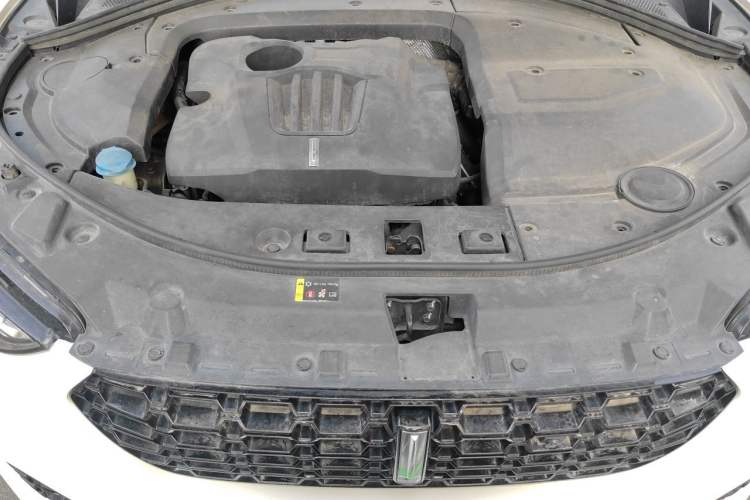 Used Wey VV7 2017 2.0T Ultra-Luxury Version Engine Bay