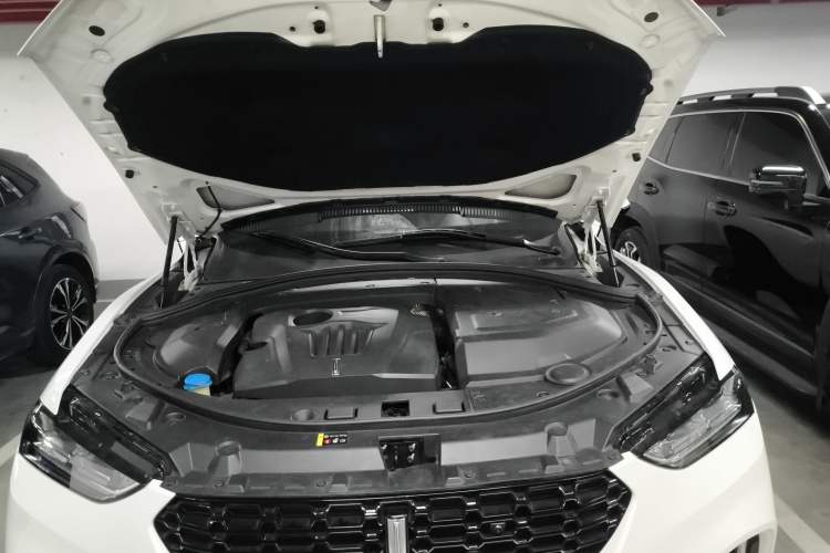 Used Wey VV7 2017 2.0T Flagship Model Engine Bay