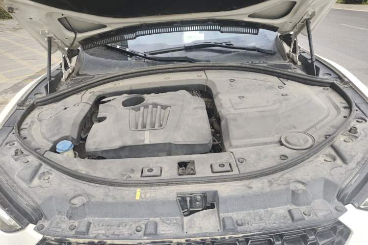 Used Wey VV7 2017 2.0T Luxury Model Engine Bay
