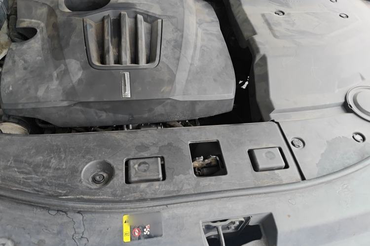 Used Wey VV7 2017 2.0T Ultra-Luxury Version Engine Bay