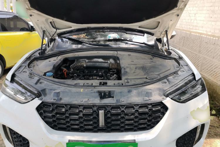 Used Wey VV7 2017 2.0T Luxury Model Engine Bay