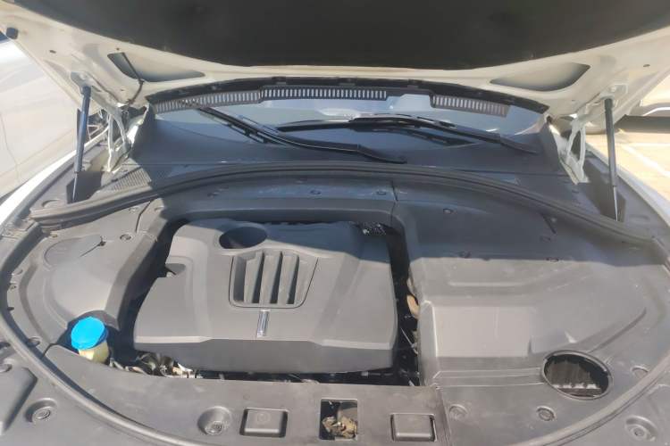 Used Wey VV7 2017 2.0T Ultra-Luxury Version Engine Bay