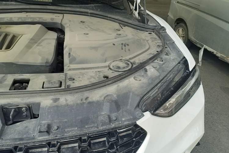 Used Wey VV7 2017 2.0T Ultra-Luxury Version Engine Bay Left