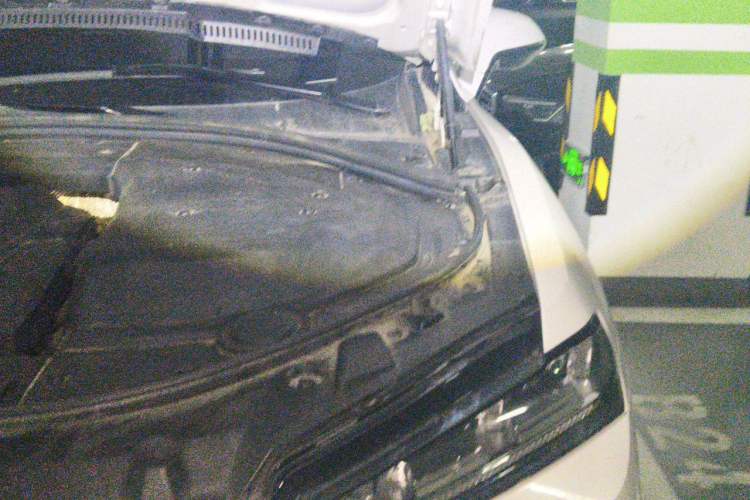 Used Wey VV7 2017 2.0T Flagship Model Engine Bay Left