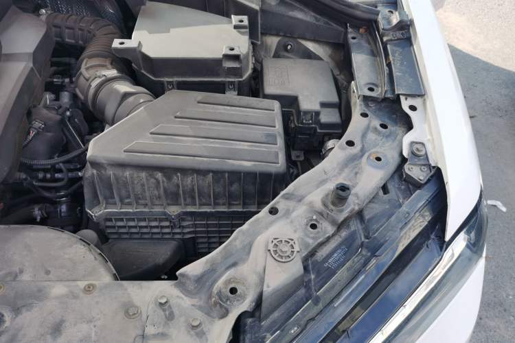 Used Wey VV7 2017 2.0T Flagship Model Engine Bay Left