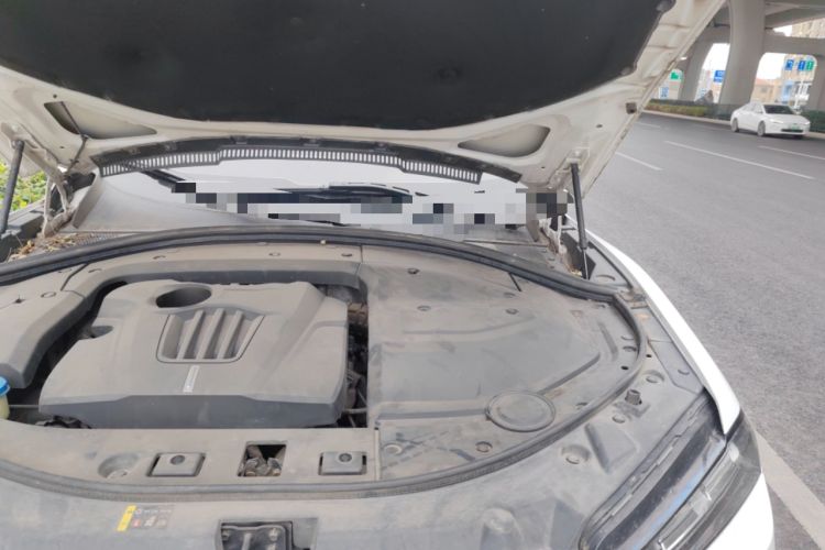 Used Wey VV7 2017 2.0T Flagship Model Engine Bay Left