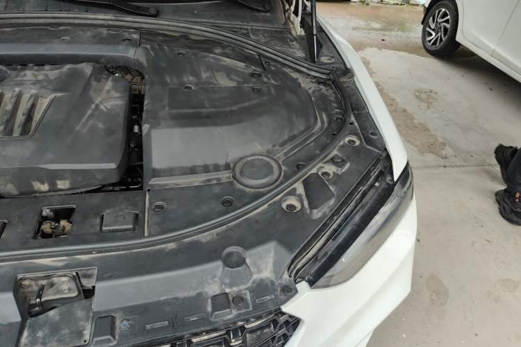 Used Wey VV7 2017 2.0T Luxury Model Engine Bay Left