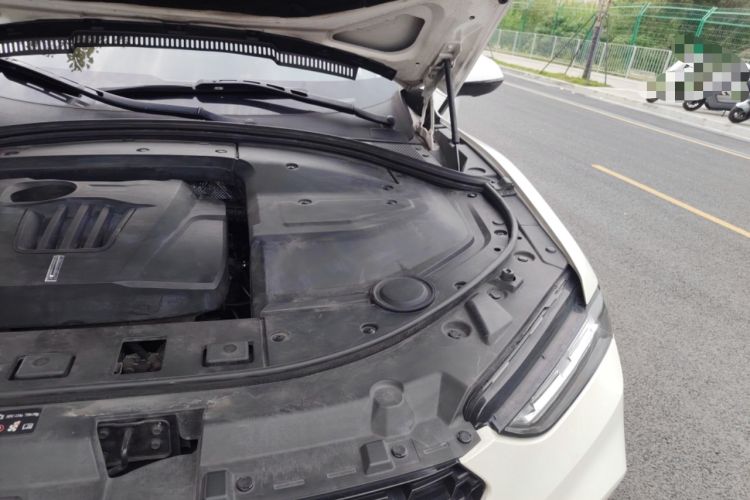 Used Wey VV7 2017 2.0T Flagship Model Engine Bay Left