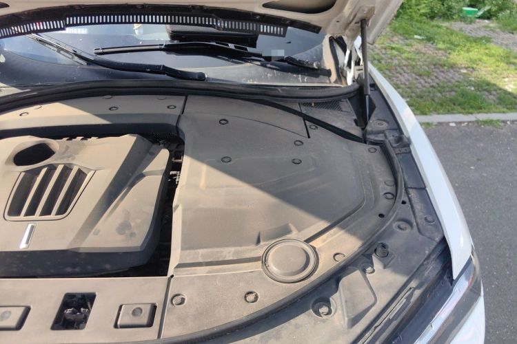 Used Wey VV7 2017 2.0T Ultra-Luxury Version Engine Bay Left