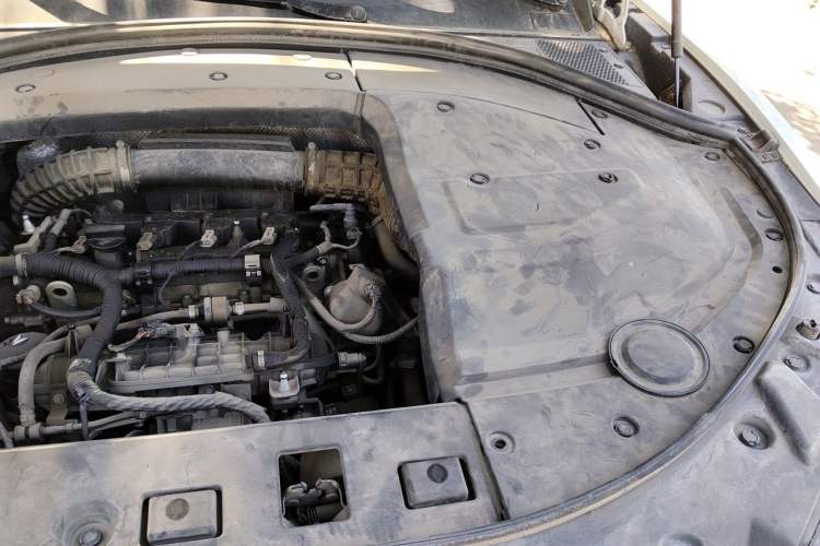 Used Wey VV7 2017 2.0T Luxury Model Engine Bay Left