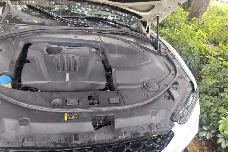 Used Wey VV7 2017 2.0T Flagship Model Engine Bay Left