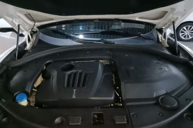 Used Wey VV7 2017 2.0T Ultra-Luxury Version Engine Bay
