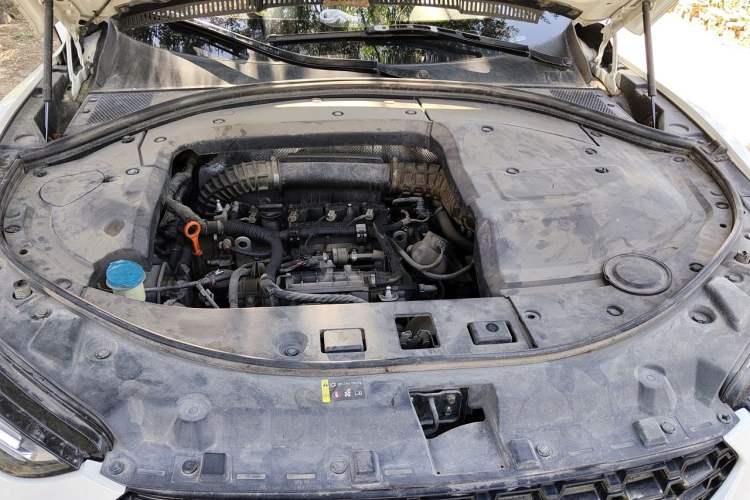 Used Wey VV7 2017 2.0T Luxury Model Engine Bay