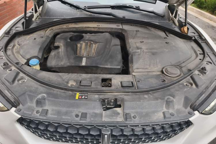 Used Wey VV7 2017 VV7c 2.0T Luxury Model Engine Bay