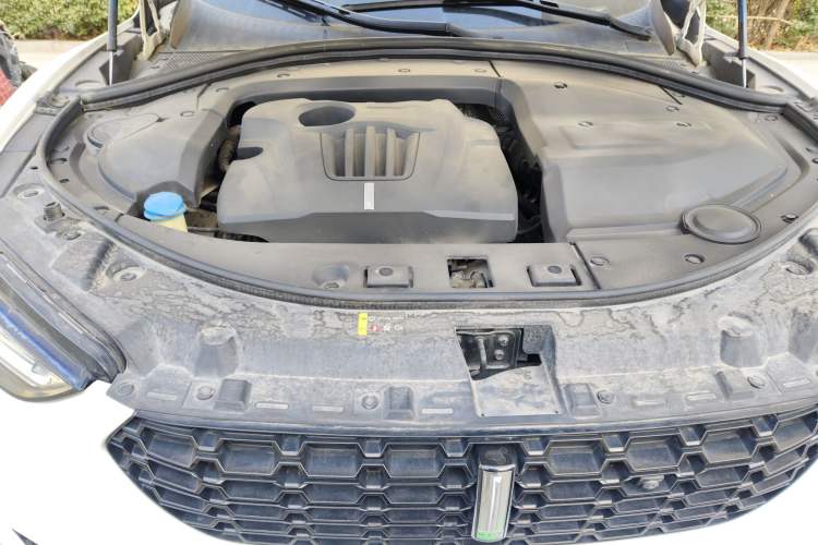 Used Wey VV7 2017 2.0T Ultra-Luxury Version Engine Bay