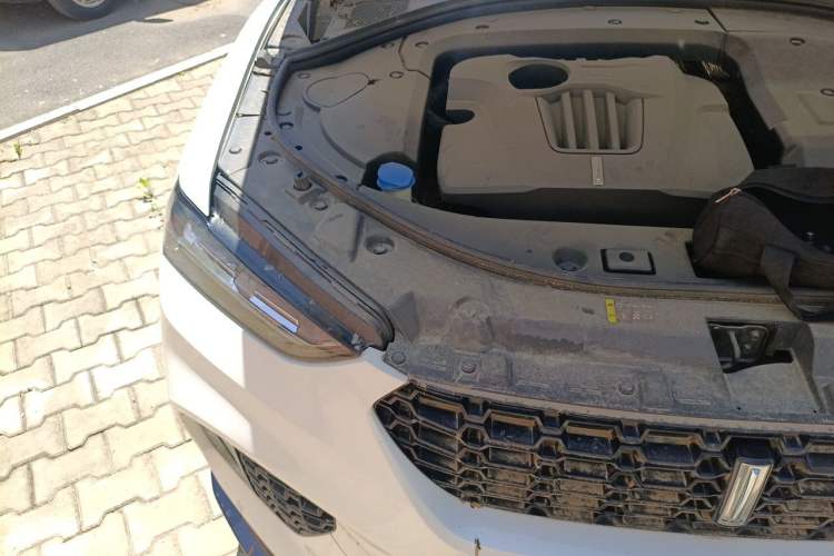 Used Wey VV7 2017 2.0T Flagship Model Engine Bay Right