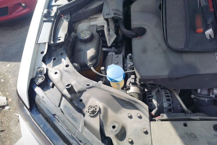 Used Wey VV7 2017 2.0T Flagship Model Engine Bay Right