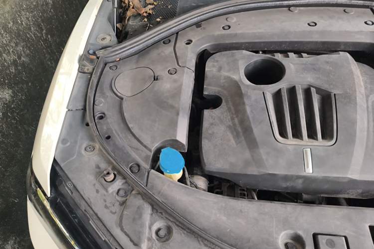 Used Wey VV7 2017 2.0T Flagship Model Engine Bay Right