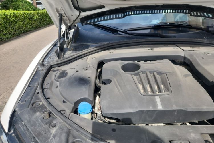 Used Wey VV7 2017 2.0T Luxury Model Engine Bay Right