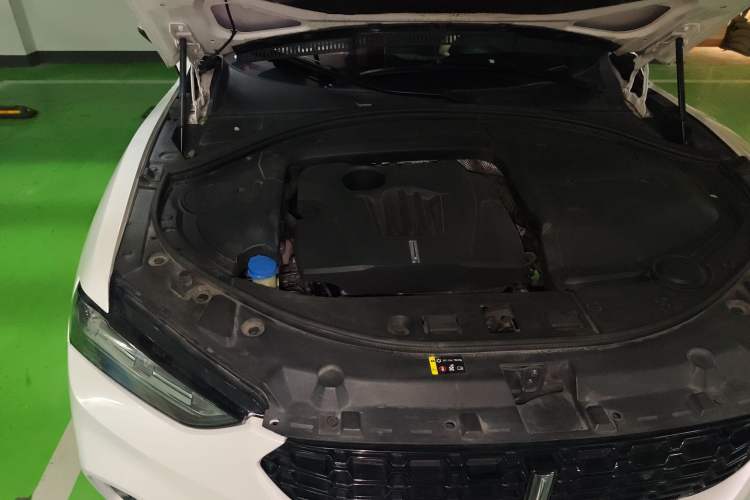 Used Wey VV7 2017 2.0T Ultra-Luxury Version Engine Bay Right