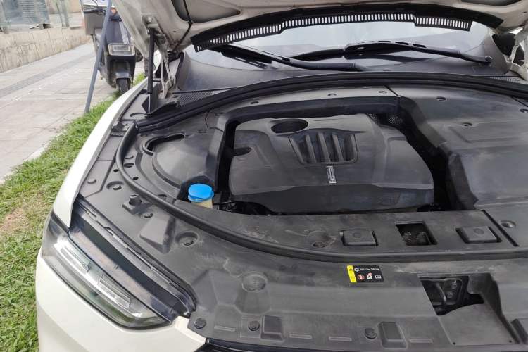 Used Wey VV7 2017 2.0T Flagship Model Engine Bay Right