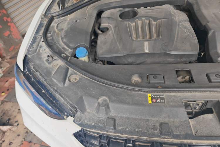 Used Wey VV7 2017 2.0T Flagship Model Engine Bay Right