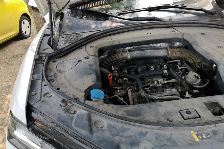 Used Wey VV7 2017 2.0T Luxury Model Engine Bay Right