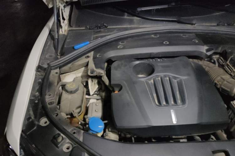 Used Wey VV7 2017 2.0T Flagship Model Engine Bay Right