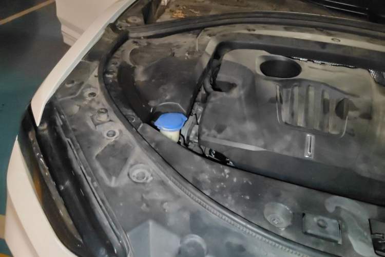 Used Wey VV7 2017 2.0T Flagship Model Engine Bay Right