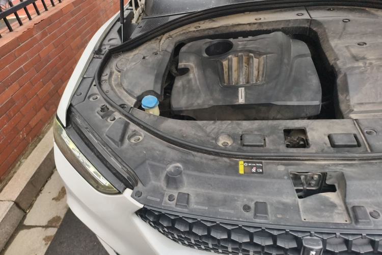Used Wey VV7 2017 VV7c 2.0T Luxury Model Engine Bay Right