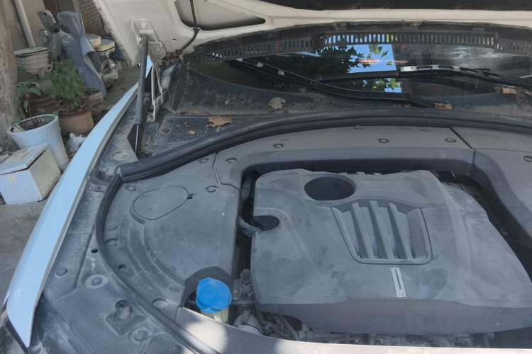 Used Wey VV7 2017 2.0T Ultra-Luxury Version Engine Bay Right