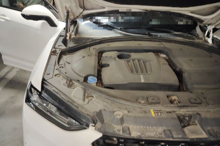 Used Wey VV7 2017 2.0T Ultra-Luxury Version Engine Bay Right