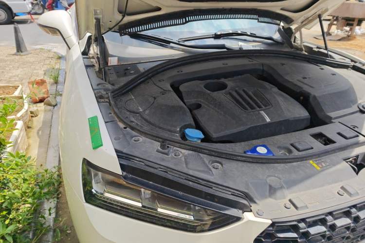 Used Wey VV7 2017 2.0T Luxury Model Engine Bay Right