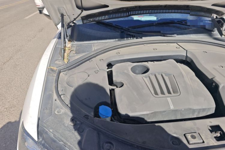 Used Wey VV7 2017 2.0T Flagship Model Engine Bay Right