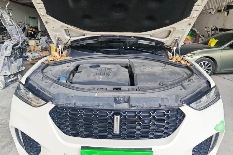 Used Wey VV7 2017 2.0T Ultra-Luxury Version Engine Bay
