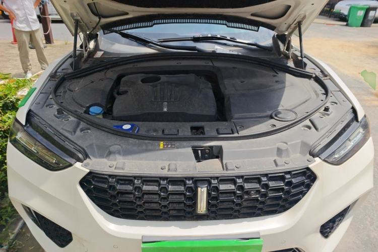 Used Wey VV7 2017 2.0T Luxury Model Engine Bay