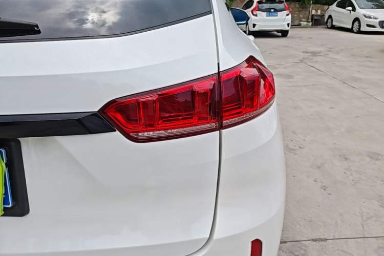 Used Wey VV7 2017 2.0T Ultra-Luxury Version Exterior 3