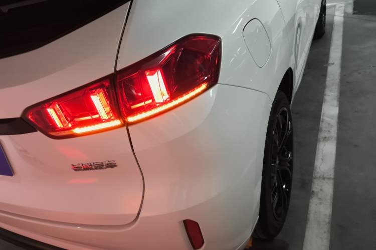 Used Wey VV7 2017 2.0T Flagship Model Exterior 3